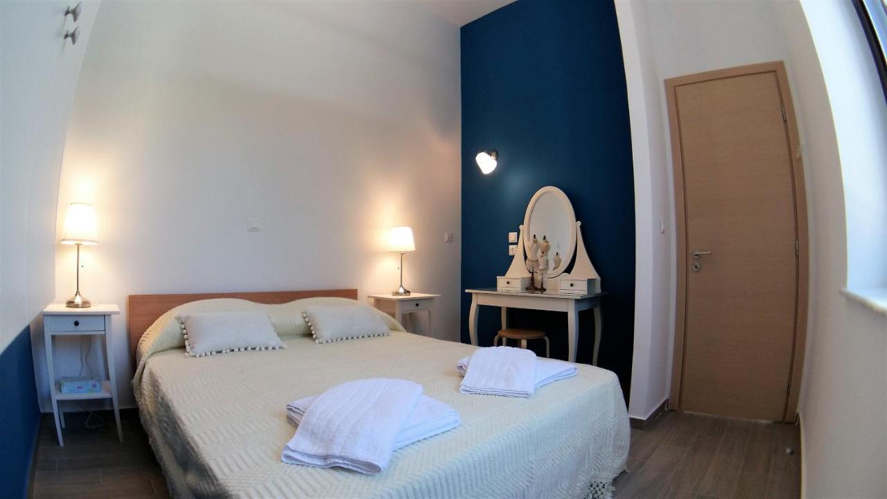 Villa Miranda Chalki Town Esterno foto